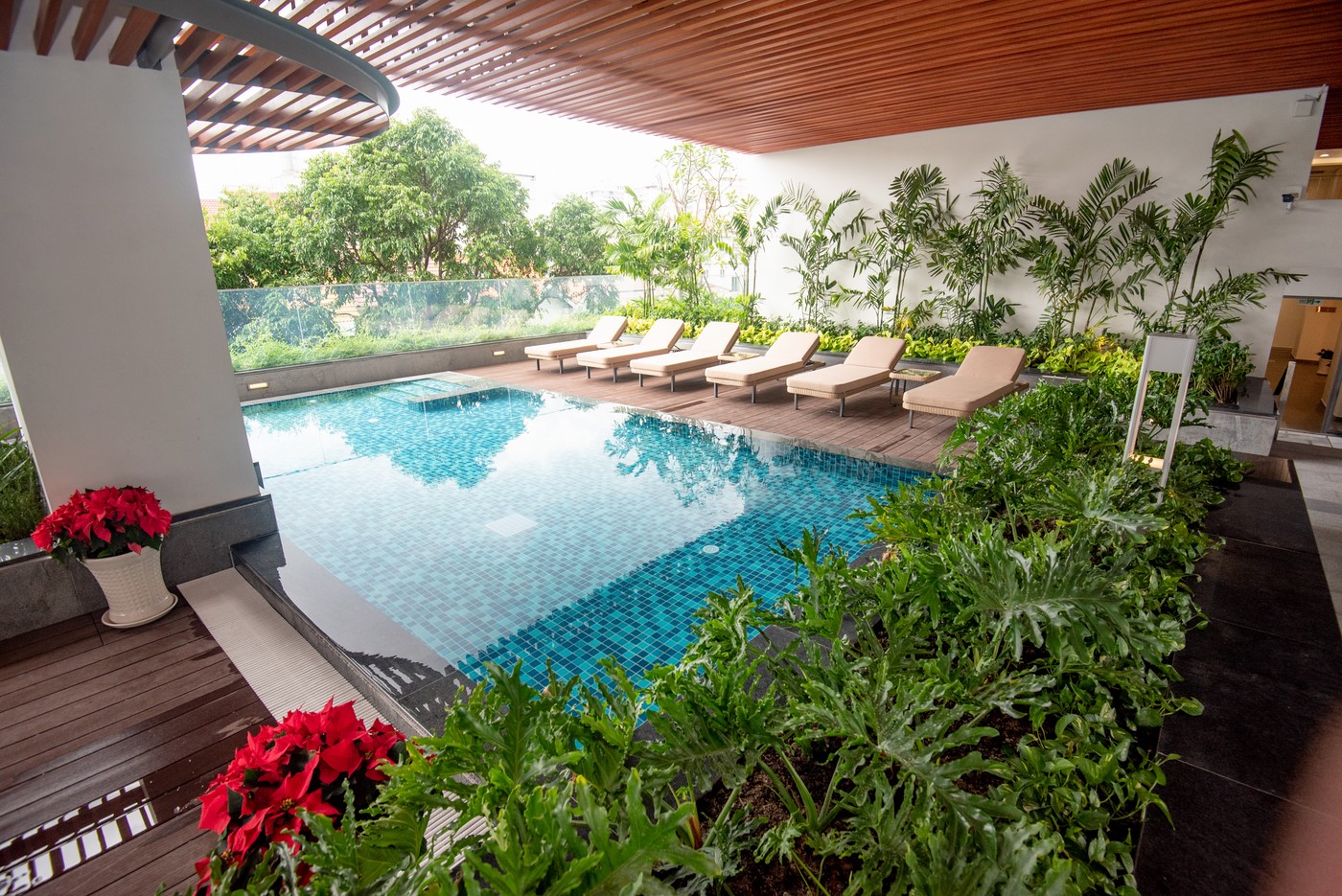 hồ bơi urban hill thực tế 2