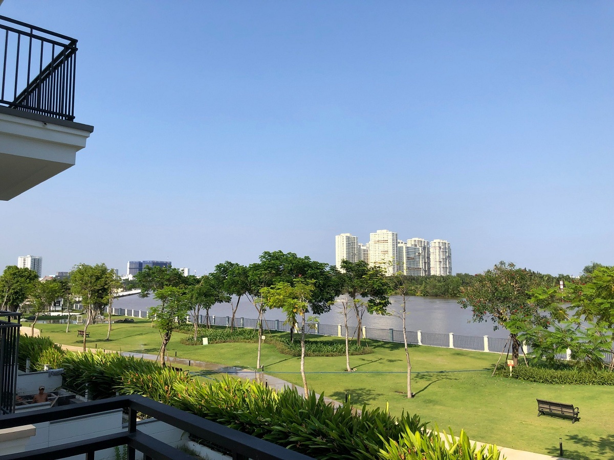 view sông mặt trước biệt thự nine south