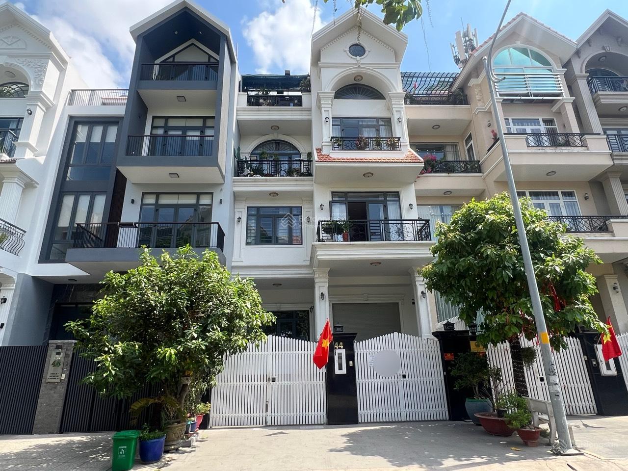 nhà phố 7.5x20 m him lam quận 7